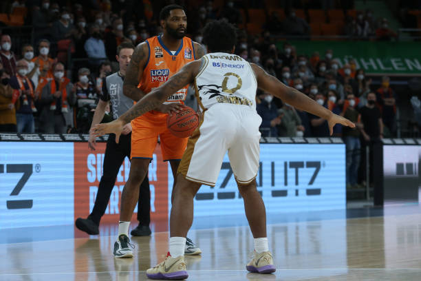 其中后防线 其中后防线